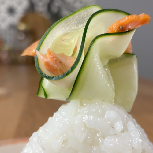 Salmon flake & cucumber